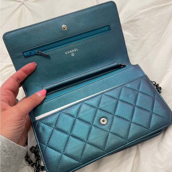 Metallic Chanel Lambskin Wallet on a Chain - Picture 5 of 10